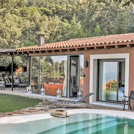 Nice In With Wifi, 3 Bedrooms And Outdoor Swimming Pool *