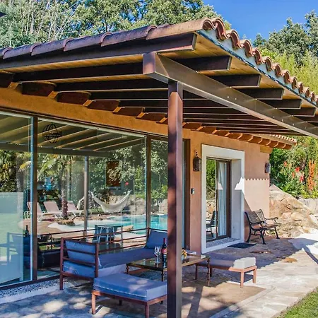 펜션 Nice In With Wifi, 3 Bedrooms And Outdoor Swimming Pool *