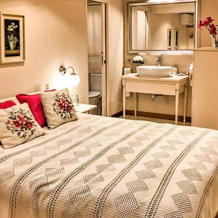 Nice In With Wifi, 3 Bedrooms And Outdoor Swimming Pool *
